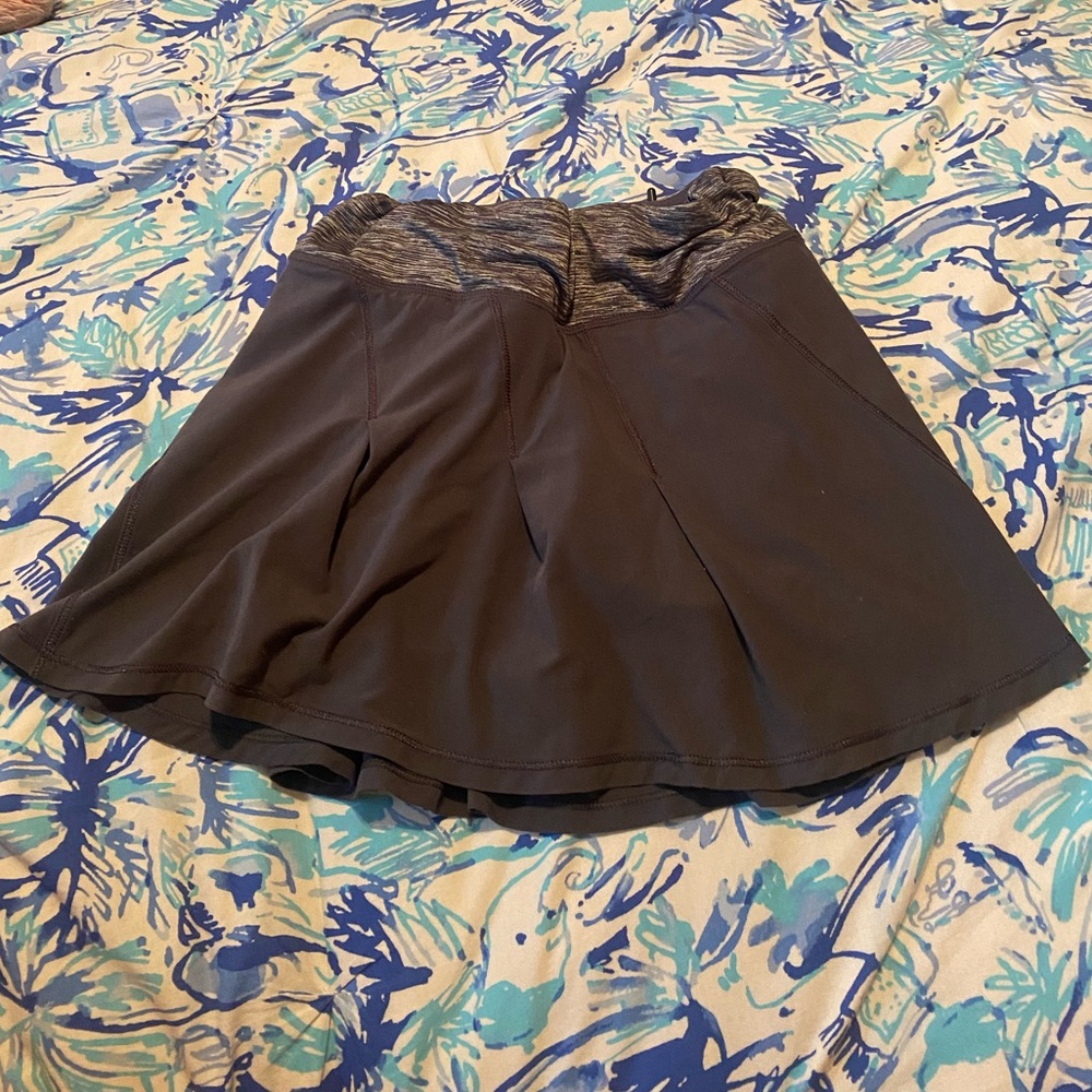 Lululemon skirt, gray with dark gray waist band, size 4
